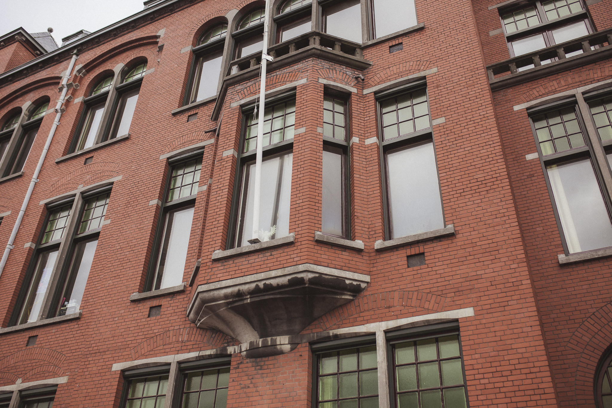 Kleistudio Elv gevestigd in het Leids Volkshuis aan de Apothekersdijk in Leiden